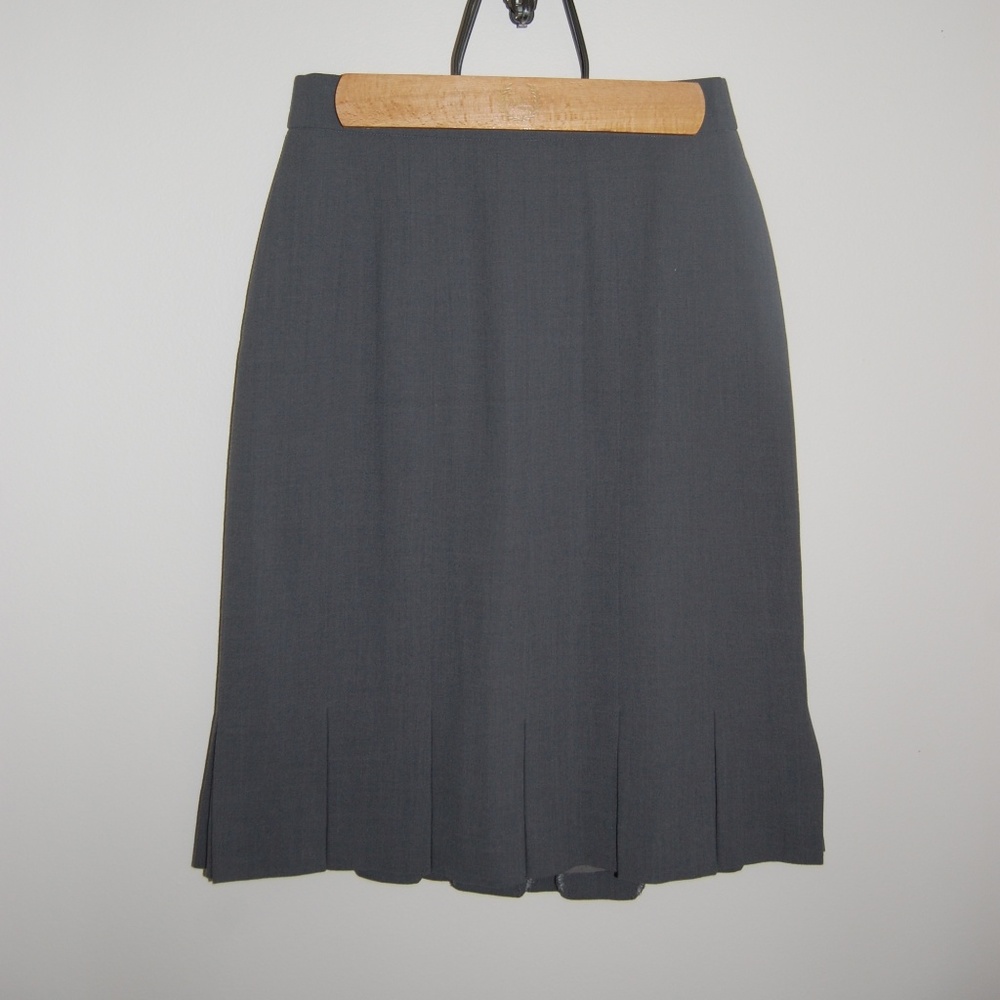 Escada Grey Kick Pleat Skirt  US 4